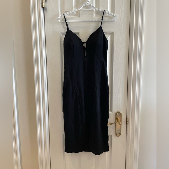 Elegant Black Spaghetti Strap Dress - Picture 1 of 5